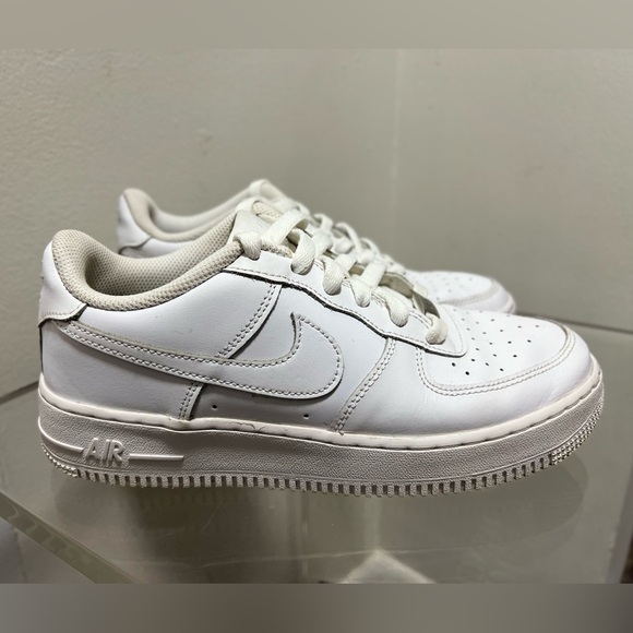 Nike Air Force 1 White Sneakers Size 6.5Y - Picture 2 of 8